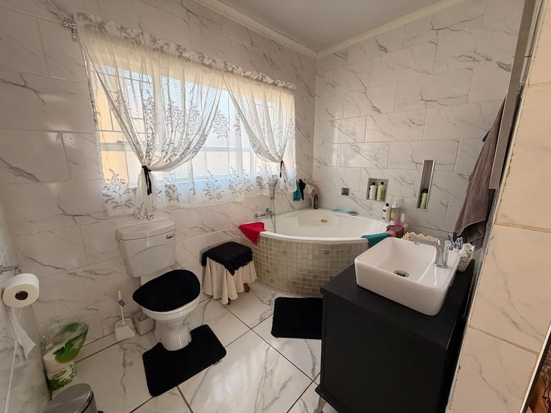3 Bedroom Property for Sale in Golf Park Gauteng