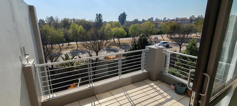 1 Bedroom Property for Sale in Sunninghill Gauteng