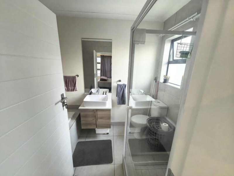 1 Bedroom Property for Sale in Modderfontein Gauteng
