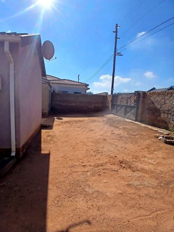 2 Bedroom Property for Sale in Bram Fischerville Gauteng