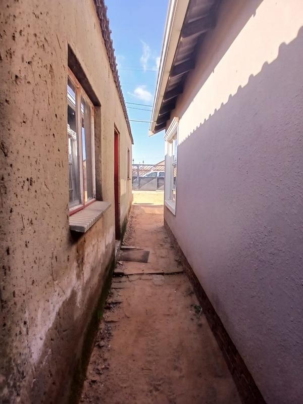 2 Bedroom Property for Sale in Bram Fischerville Gauteng