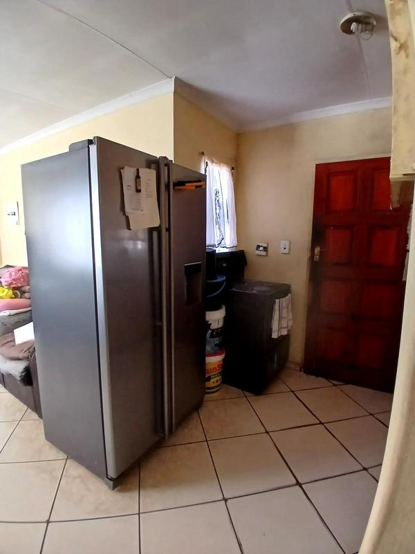 2 Bedroom Property for Sale in Bram Fischerville Gauteng