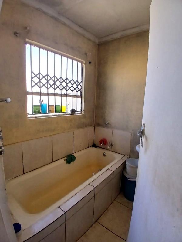 2 Bedroom Property for Sale in Bram Fischerville Gauteng