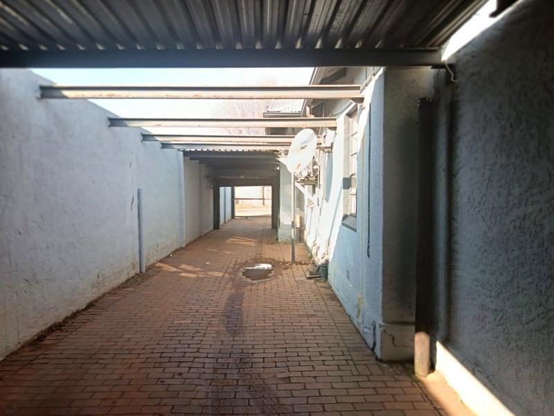 4 Bedroom Property for Sale in Florida Gauteng