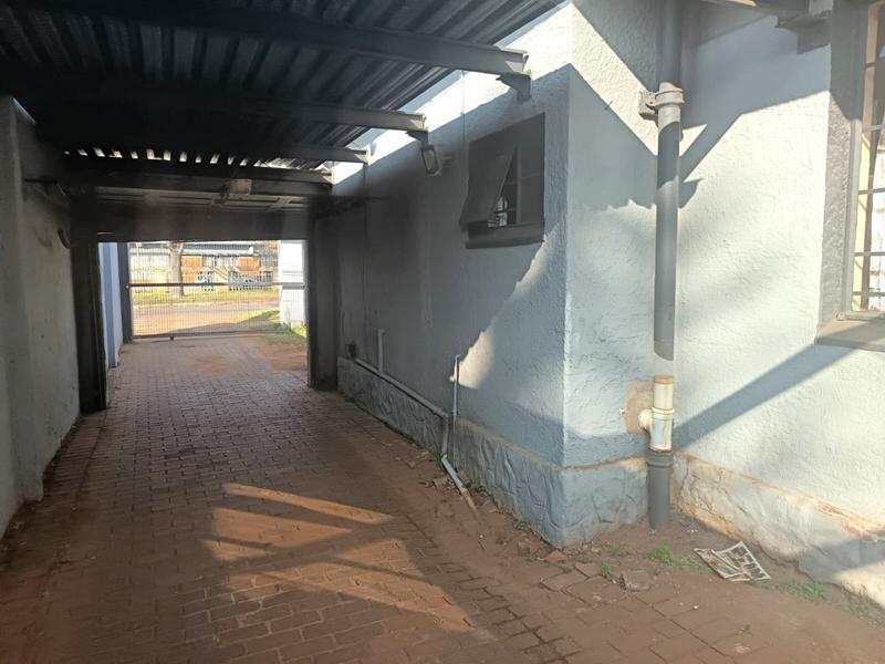 4 Bedroom Property for Sale in Florida Gauteng