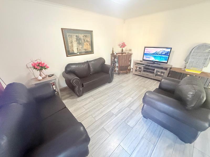 2 Bedroom Property for Sale in Vanderbijlpark Cw 6 Gauteng