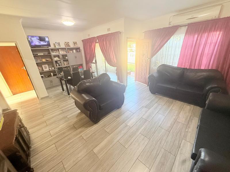 2 Bedroom Property for Sale in Vanderbijlpark Cw 6 Gauteng