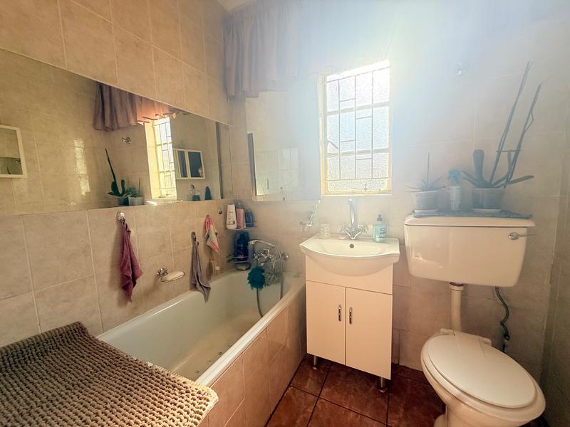 2 Bedroom Property for Sale in Vanderbijlpark Cw 6 Gauteng