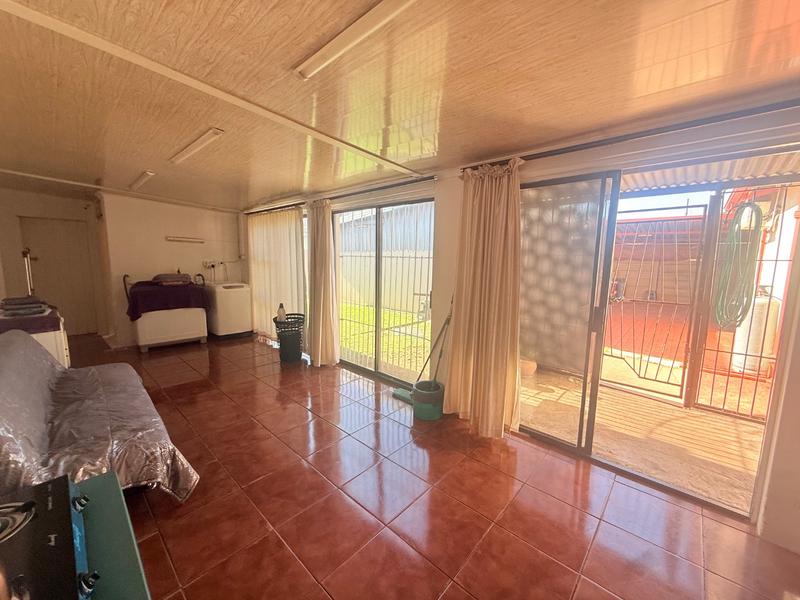 2 Bedroom Property for Sale in Vanderbijlpark Cw 6 Gauteng