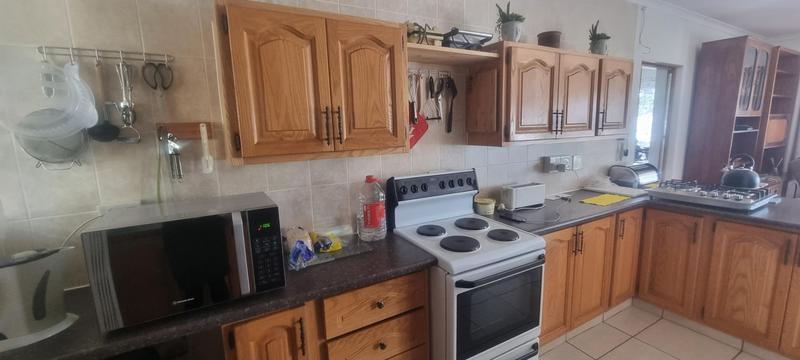 3 Bedroom Property for Sale in Die Hoewes Gauteng