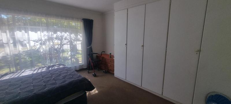 3 Bedroom Property for Sale in Die Hoewes Gauteng