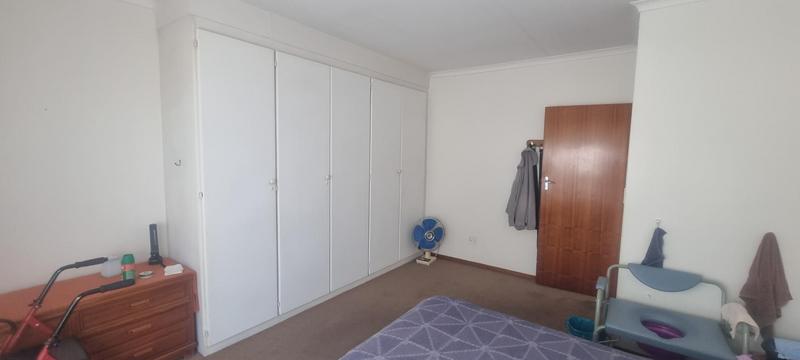 3 Bedroom Property for Sale in Die Hoewes Gauteng