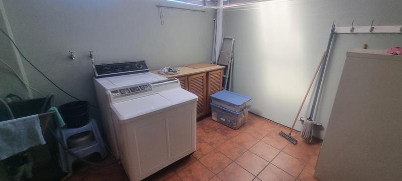 3 Bedroom Property for Sale in Die Hoewes Gauteng