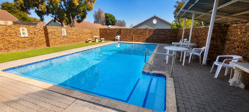 3 Bedroom Property for Sale in Die Hoewes Gauteng