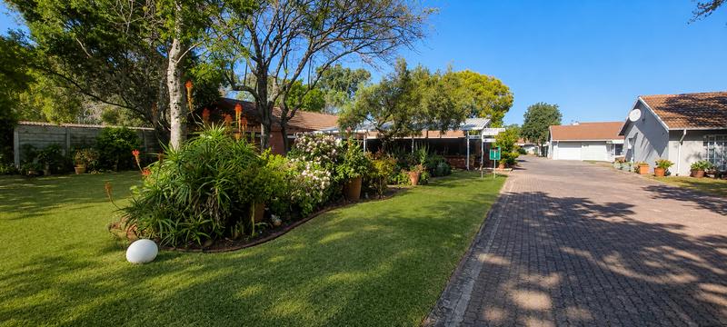 3 Bedroom Property for Sale in Die Hoewes Gauteng