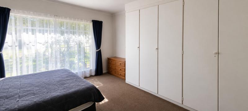 3 Bedroom Property for Sale in Die Hoewes Gauteng