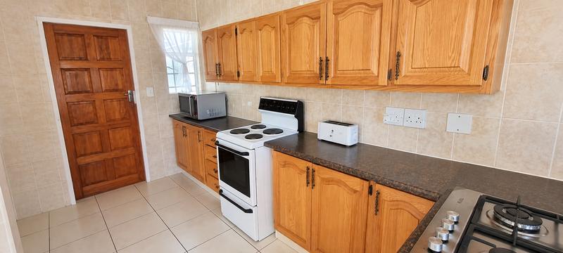 3 Bedroom Property for Sale in Die Hoewes Gauteng