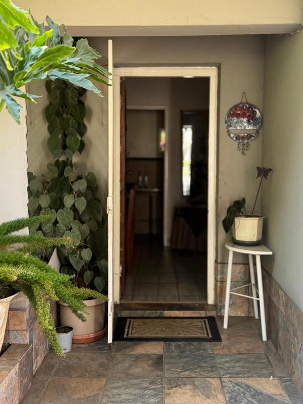 4 Bedroom Property for Sale in Waverley Gauteng