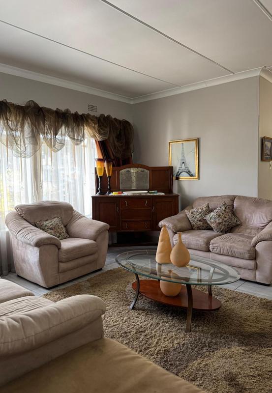 4 Bedroom Property for Sale in Waverley Gauteng