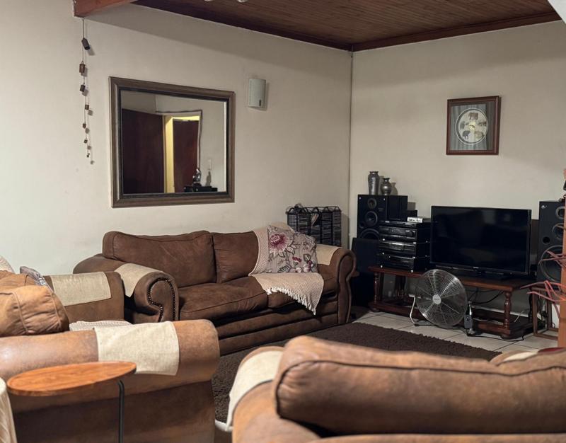 4 Bedroom Property for Sale in Waverley Gauteng