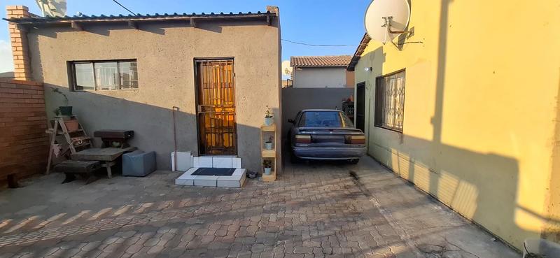 2 Bedroom Property for Sale in Tembisa Gauteng