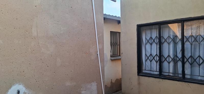 2 Bedroom Property for Sale in Tembisa Gauteng