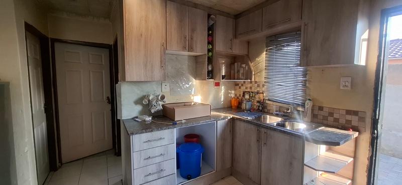 2 Bedroom Property for Sale in Tembisa Gauteng