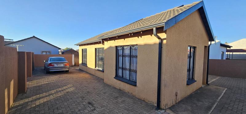 3 Bedroom Property for Sale in Lotus Gardens Gauteng