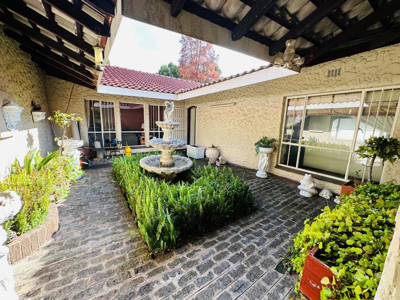 4 Bedroom Property for Sale in Bramley Park Gauteng