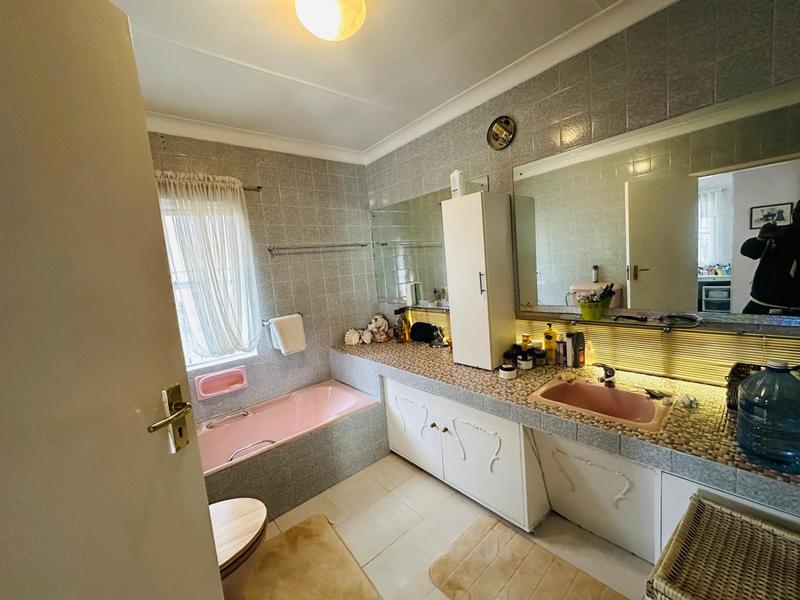 4 Bedroom Property for Sale in Bramley Park Gauteng
