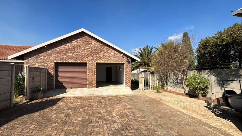 7 Bedroom Property for Sale in Elspark Gauteng