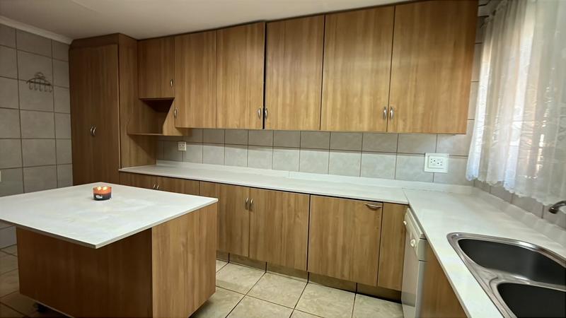 7 Bedroom Property for Sale in Elspark Gauteng