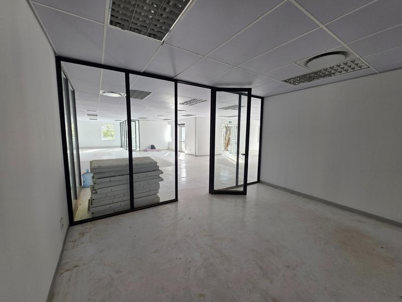 To Let Commercial Property for Rent in Faerie Glen Gauteng