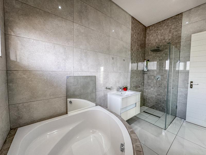 To Let 4 Bedroom Property for Rent in Midstream Estate Gauteng