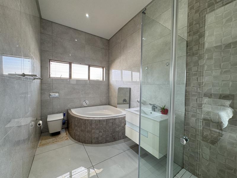 To Let 4 Bedroom Property for Rent in Midstream Estate Gauteng