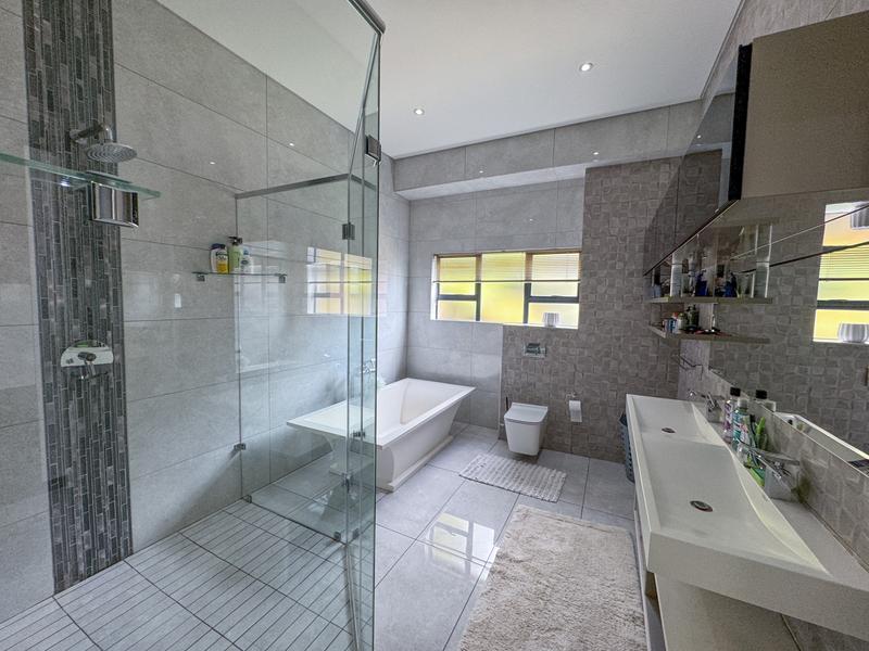 To Let 4 Bedroom Property for Rent in Midstream Estate Gauteng