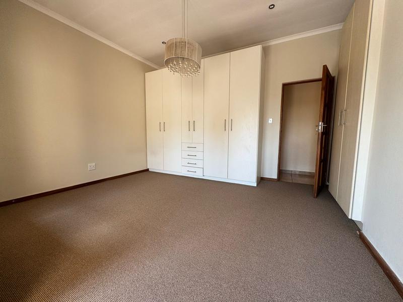 5 Bedroom Property for Sale in Midstream Estate Gauteng