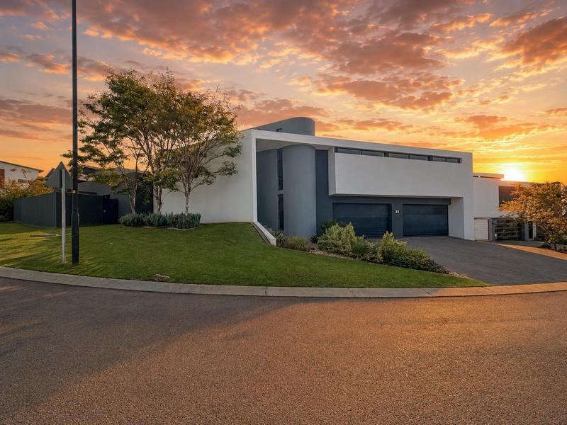 4 Bedroom Property for Sale in Midstream Ridge Gauteng