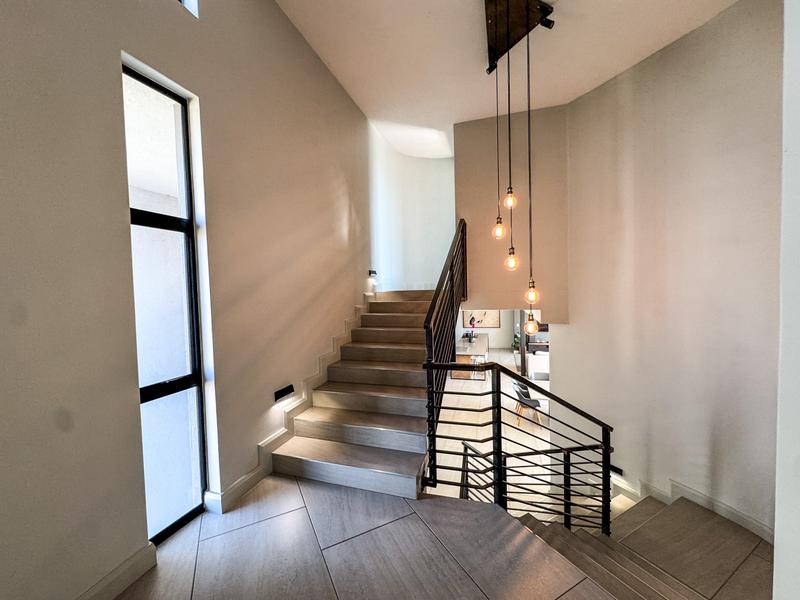 4 Bedroom Property for Sale in Midstream Ridge Gauteng