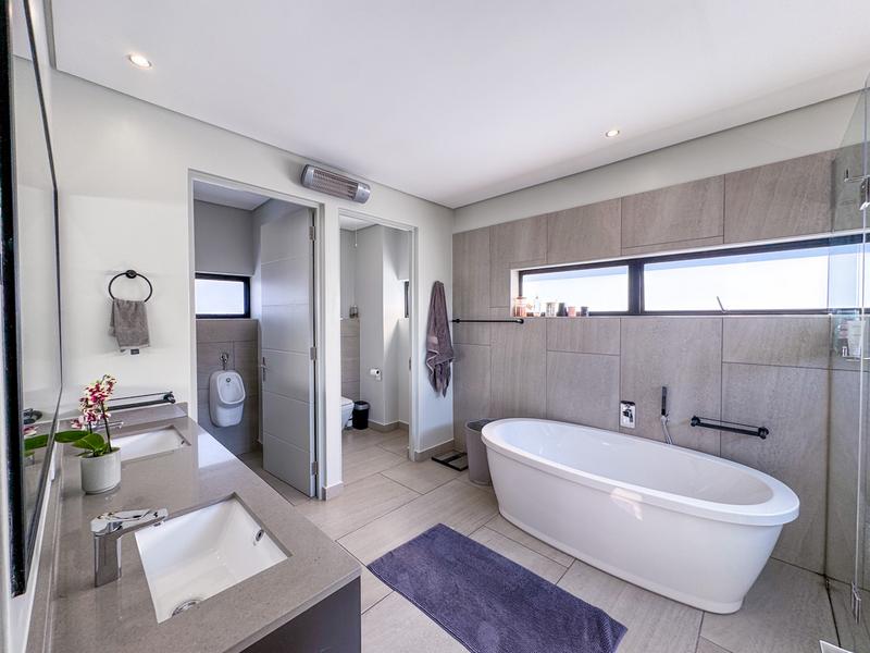 4 Bedroom Property for Sale in Midstream Ridge Gauteng