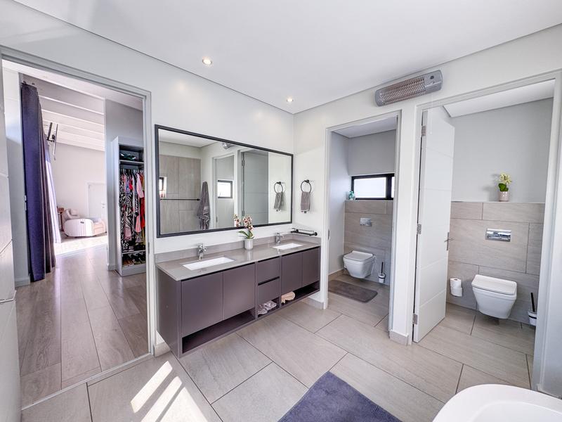 4 Bedroom Property for Sale in Midstream Ridge Gauteng
