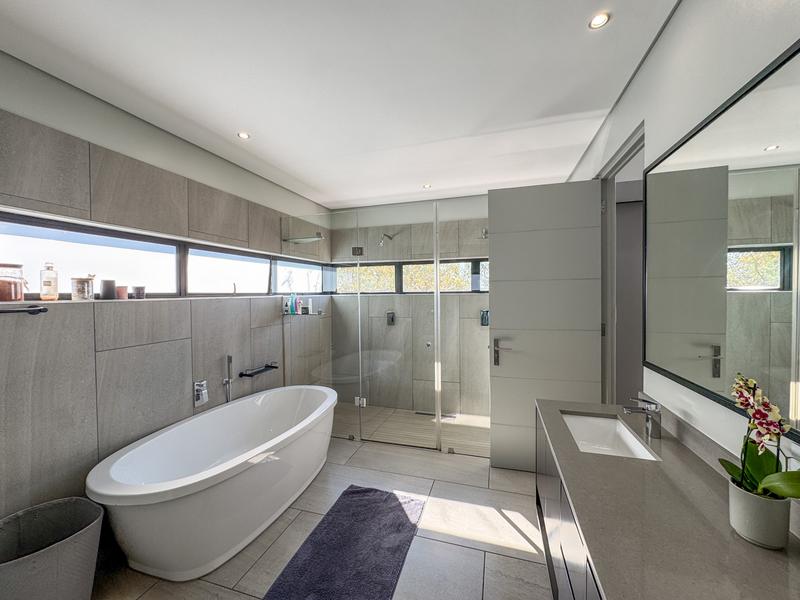 4 Bedroom Property for Sale in Midstream Ridge Gauteng
