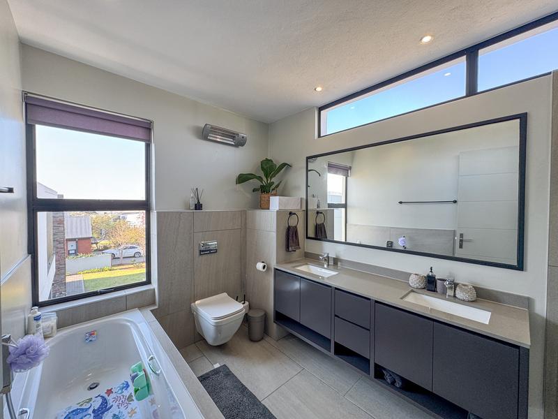 4 Bedroom Property for Sale in Midstream Ridge Gauteng