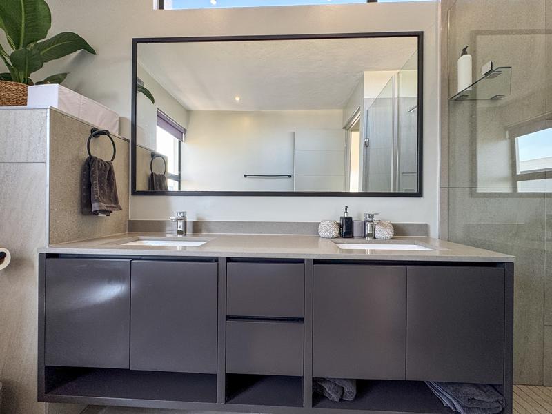 4 Bedroom Property for Sale in Midstream Ridge Gauteng