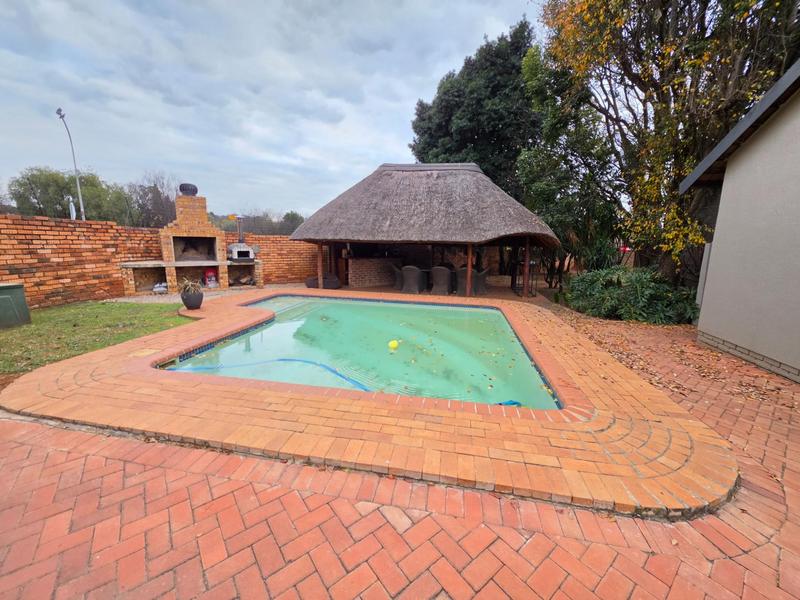 3 Bedroom Property for Sale in Hennopspark Gauteng