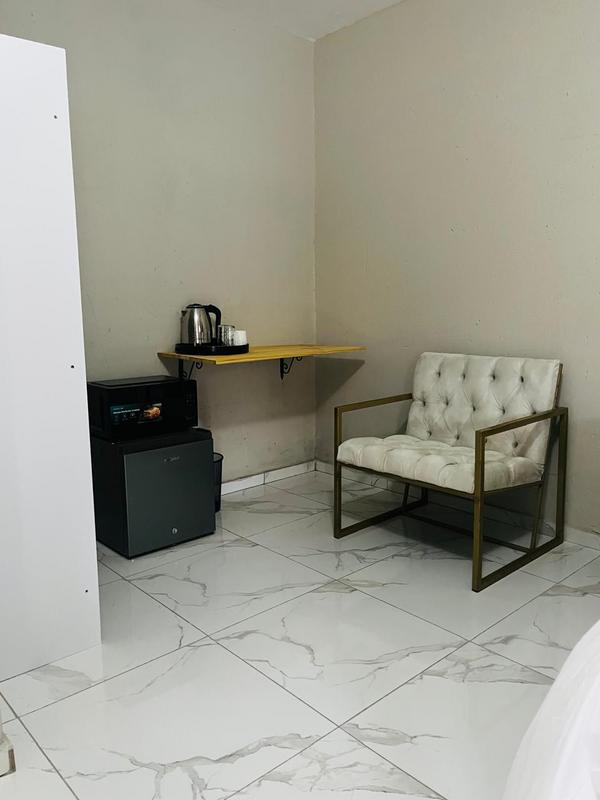 To Let 1 Bedroom Property for Rent in Freeway Park Gauteng