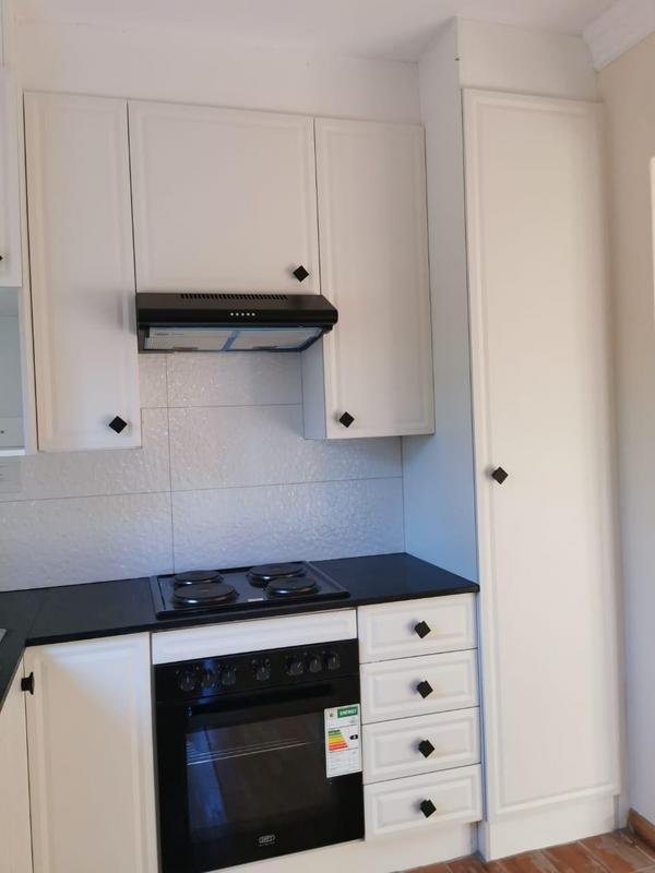 To Let 1 Bedroom Property for Rent in Glen Austin Gauteng