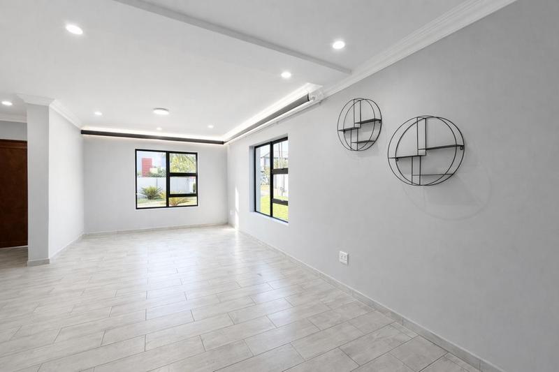 5 Bedroom Property for Sale in Annlin Gauteng