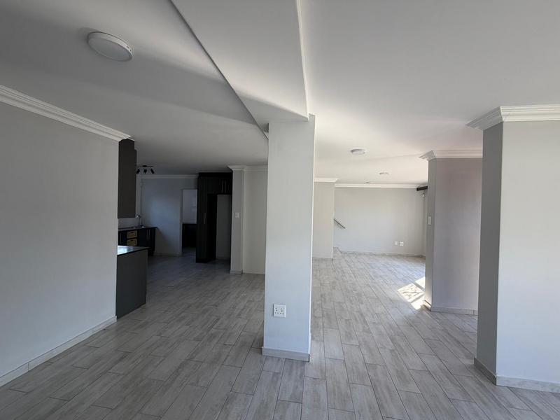 5 Bedroom Property for Sale in Annlin Gauteng