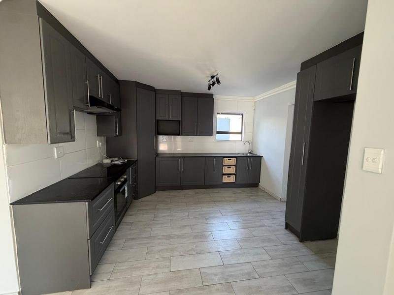 5 Bedroom Property for Sale in Annlin Gauteng